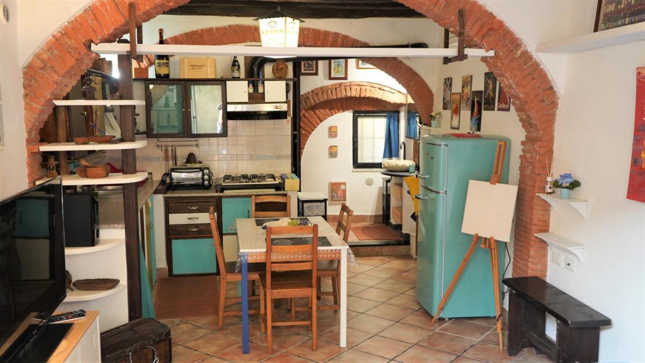 La Taverna Di Gianni Near The Beach Italy Riviera Savona Ngoại thất bức ảnh